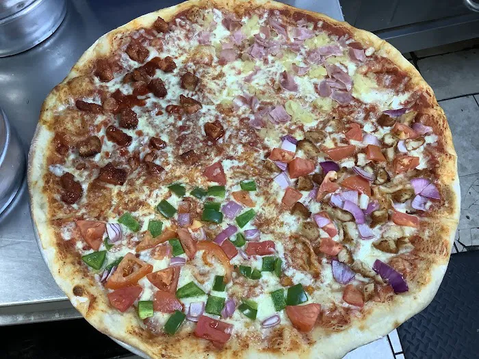 Benny's Famous Pizzeria Picture 9