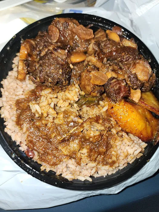 Peppa's Jerk Chicken Restaurant Picture 3