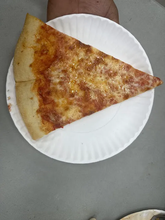 Hot Fresh Pizza Picture 4