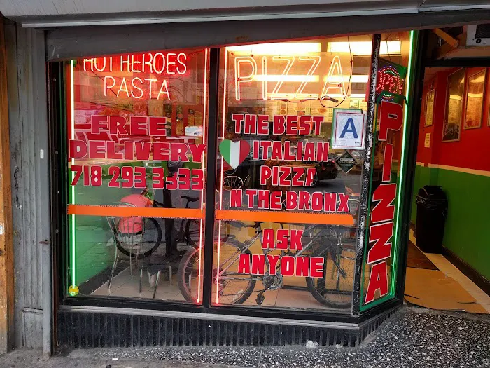 Loja's Pizza Picture 4