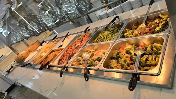 Umi Hotpot Sushi & Seafood Buffet Picture 3