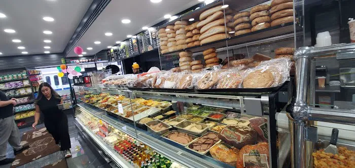 Izzy Hot Food Bar Juice Picture 1