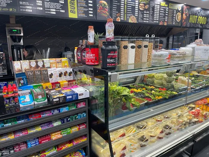 Izzy Hot Food Bar Juice Picture 5