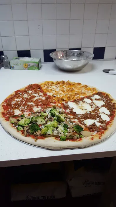 Mike's Pizza & Pasta Picture 8