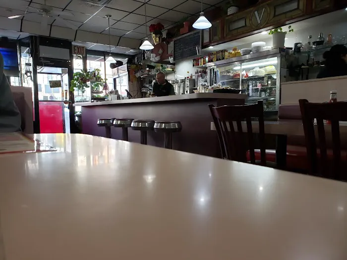 Golden Eagle II Diner Picture 7