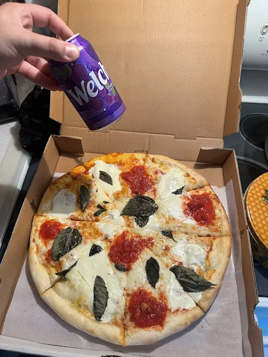 Elys Pizza Picture 5