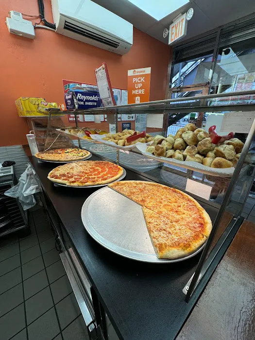 Daisy's pizza Picture 10