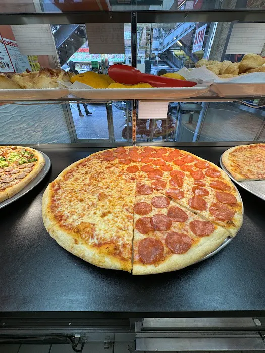 Daisy's pizza Picture 1