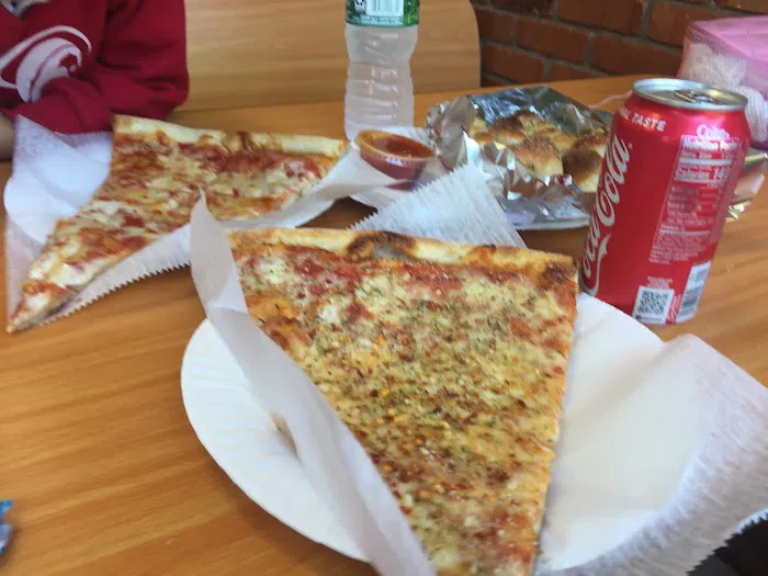 Luigi's Pizza & Pasta Picture 3