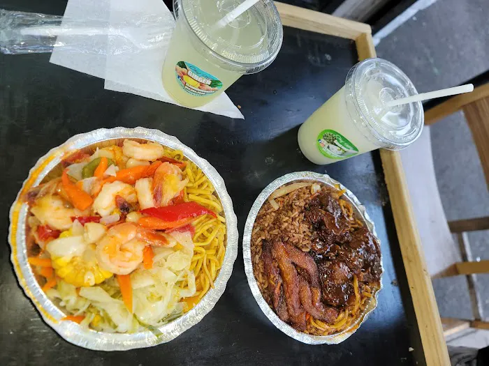 Flamin' Wok Jamaican Chinese and Seafood Picture 6