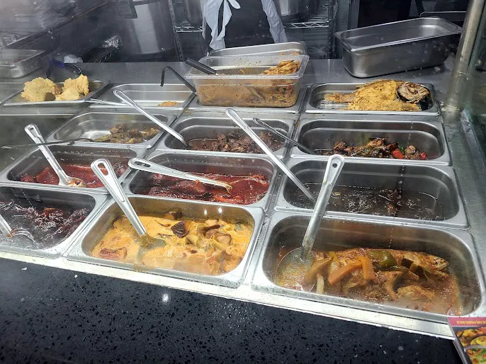 Flamin' Wok Jamaican Chinese and Seafood Picture 1