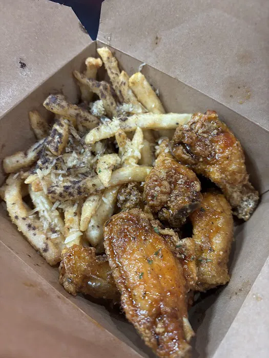 Sauce Boss Wings Picture 4