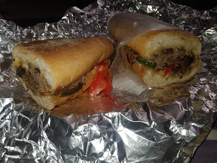 YUMMY Cafe & Grill Picture 4