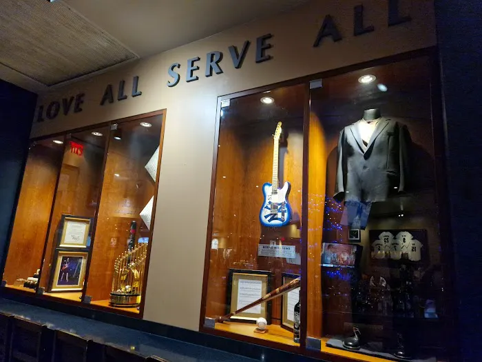 Hard Rock Cafe Picture 9