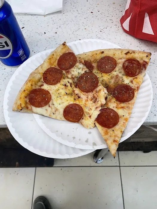 Yankees 99¢ Hot Pizza Picture 1