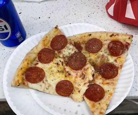 Yankees 99¢ Hot Pizza