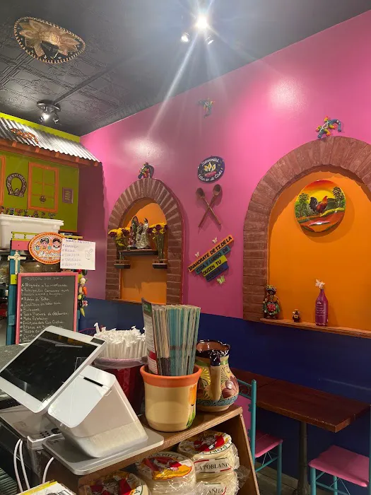 Deli Taqueria Xochitlalli Picture 6