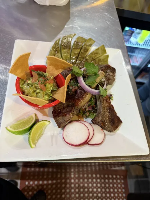 Deli Taqueria Xochitlalli Picture 3