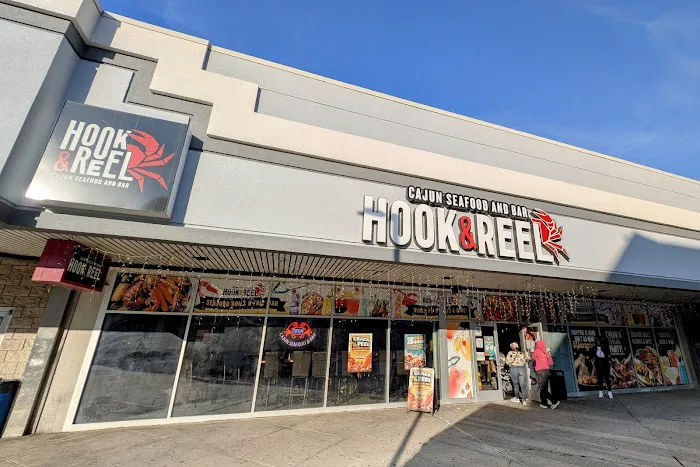 Hook & Reel Cajun Seafood & Bar Picture 2