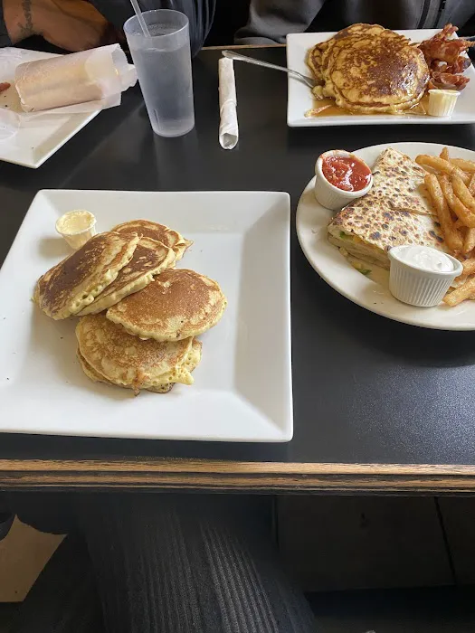 Symphony Diner Picture 7