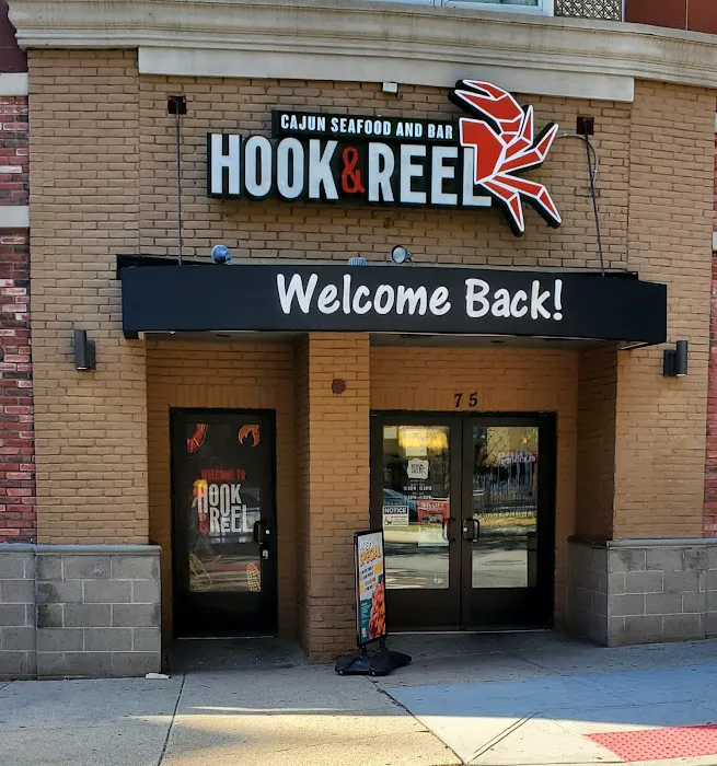 Hook & Reel Cajun Seafood & Bar Picture 3