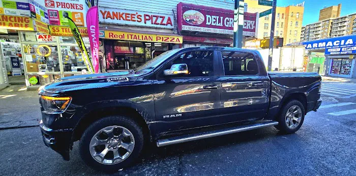 Yankee’s Pizza Picture 10