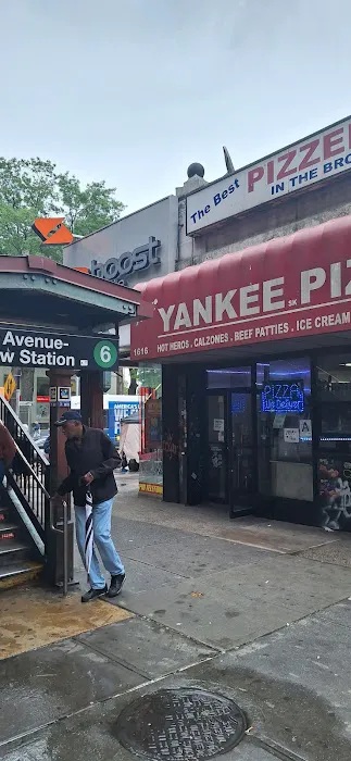 Yankee’s Pizza Picture 6
