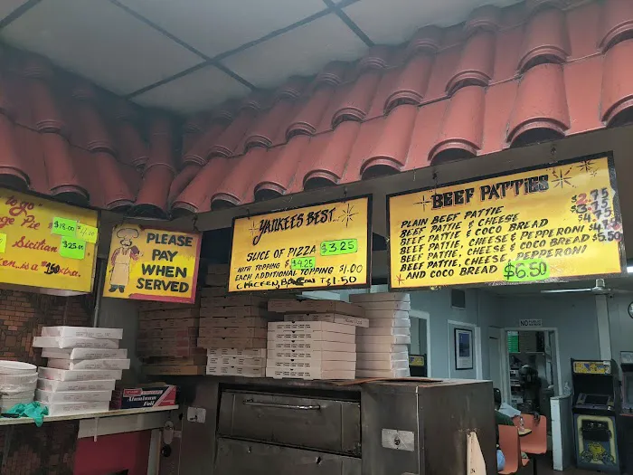 Yankee’s Pizza Picture 4