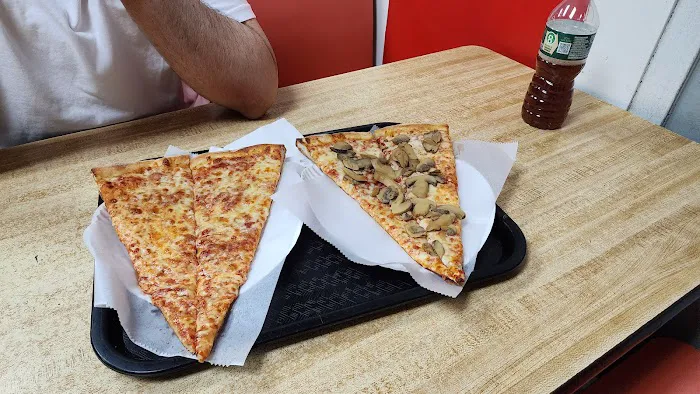 Yankee’s Pizza Picture 5