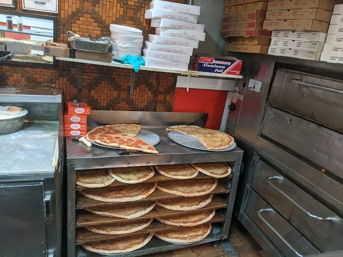 Yankee’s Pizza Picture 3