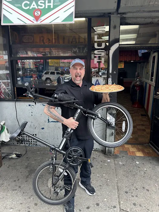 Yankee’s Pizza Picture 9