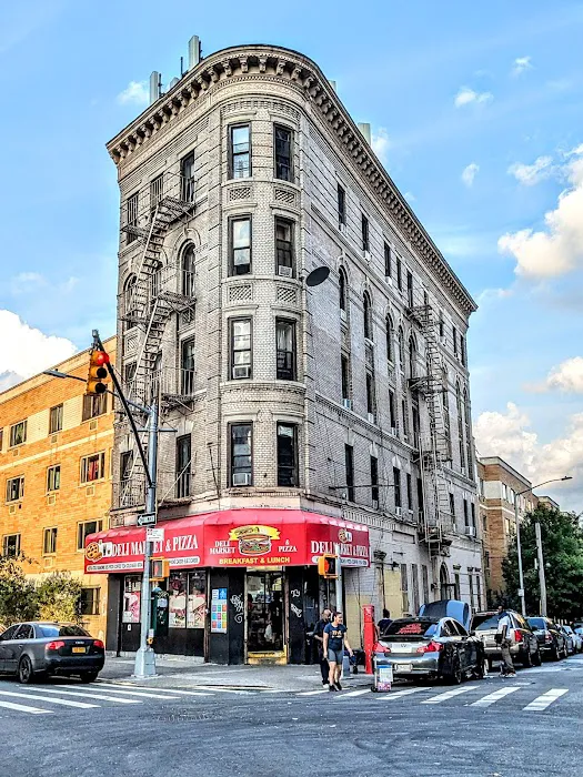 Deli Market & Pizza Picture 3