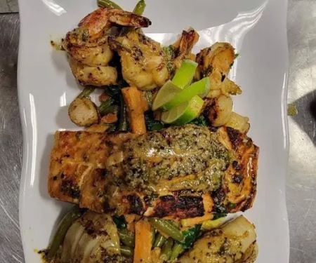 C lounge & Grill