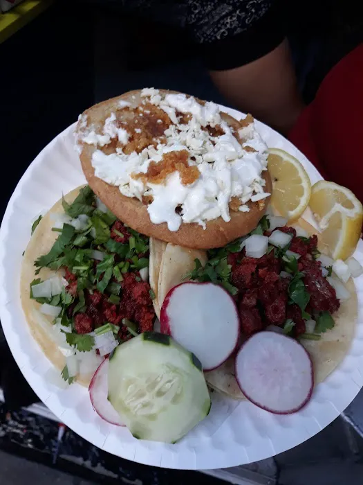 Taquería los cascabeles Picture 2