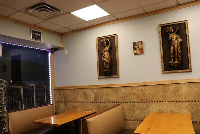 Familia Pizza Restaurant Picture 2