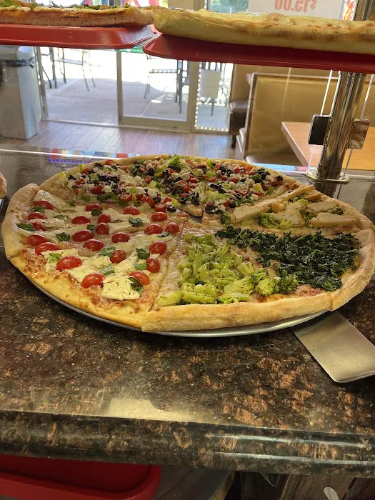 Familia Pizza Restaurant Picture 7