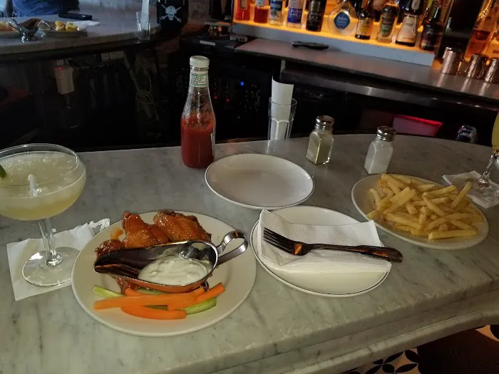 G Bar Picture 3