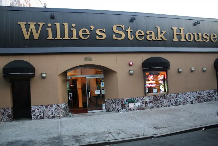 Willie's Steak House Picture 8