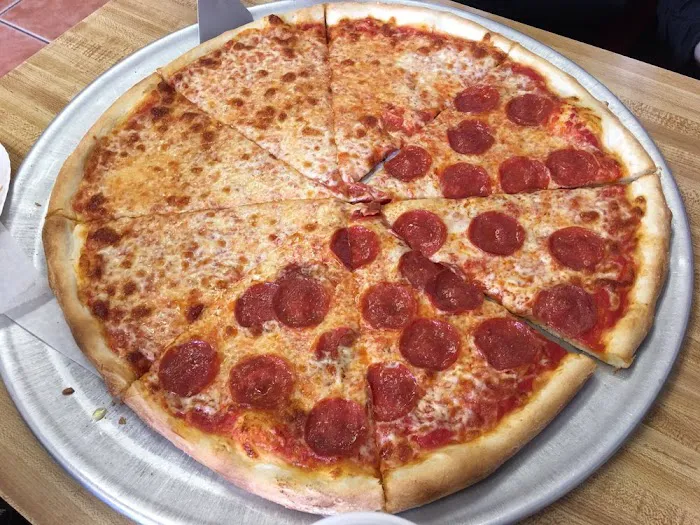 Emilio's Original Gourmet Pizza Picture 8