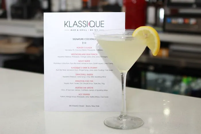 Klassique Bar & Restaurant Picture 7