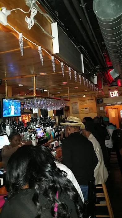 Klassique Bar & Restaurant Picture 9