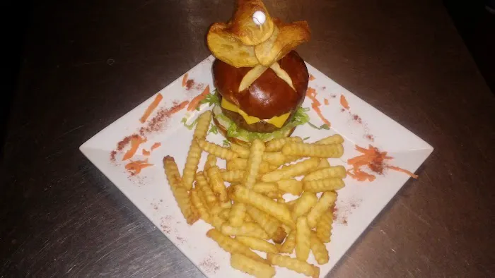 Glenroy Lunch & Tavern Inc Picture 10