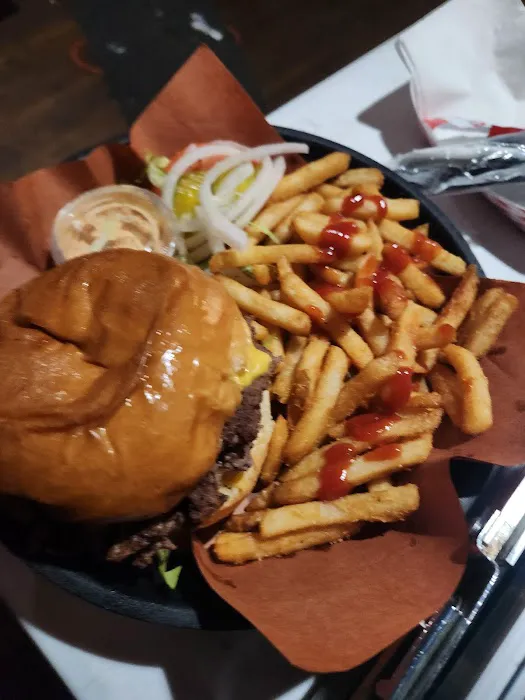 Glenroy Lunch & Tavern Inc Picture 9
