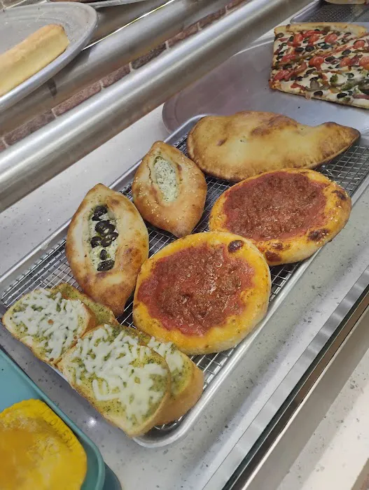 Laziza pizzeria Picture 7