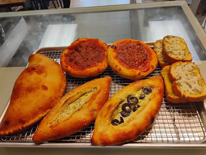 Laziza pizzeria Picture 9