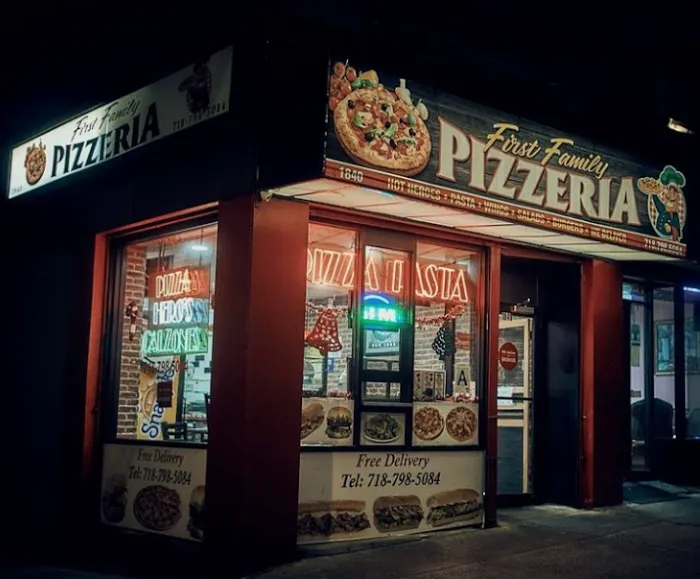 Santiago First Family Pizzeria Picture 1