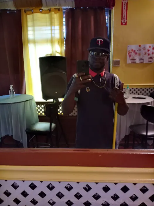 St Bess Jamaican Restaurant Picture 10