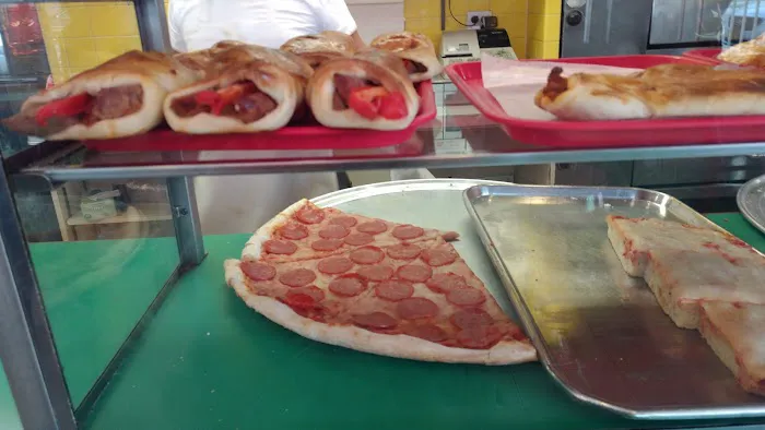 Capri II Pizzeria Picture 5