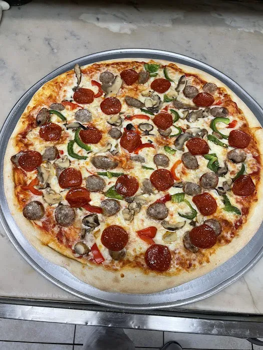 Daisy's Pizza Picture 4