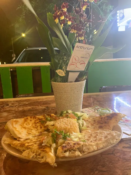 Betos Restaurant Inc Picture 10